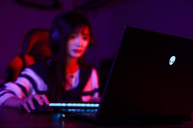 电竞装备矩阵：m16 R2+Pro键鼠耳机性能巅峰j9九游会真人第一品牌纯血Alienware外星人(图32)